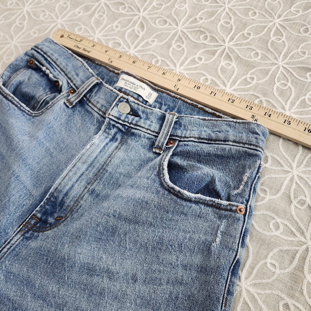 Abercrombie & Fitch 90's Straight  Ultra High Rise Jeans - Picture 12 of 15